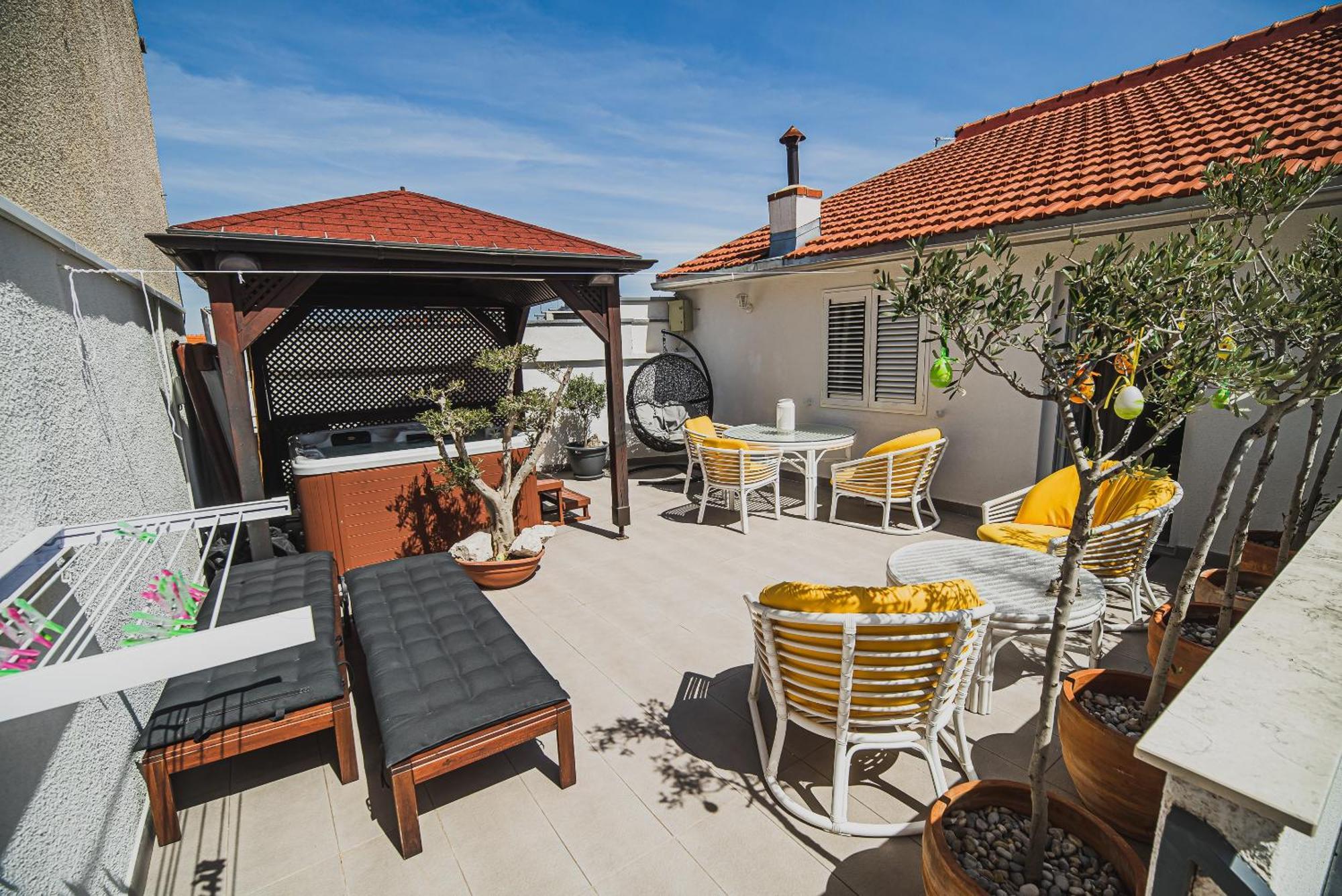 Downtown Luxury Apartments With Hot Tub Vodice Quarto foto