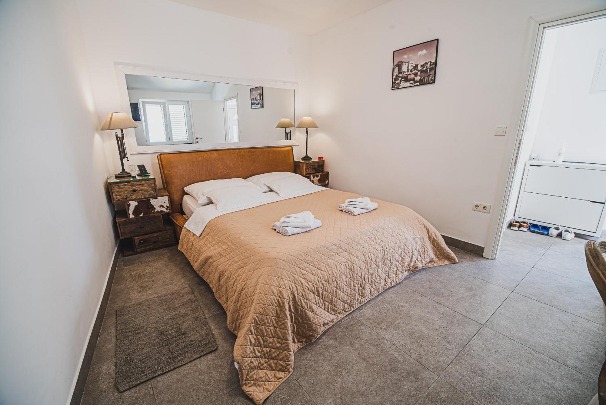 Downtown Luxury Apartments With Hot Tub Vodice Quarto foto